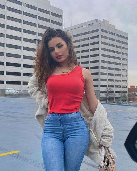 Bilina Moldovan Escort in Delhi (2)