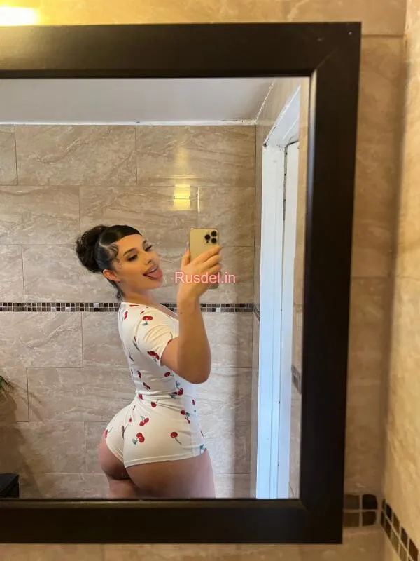 Bella Russian escort in Mumbai