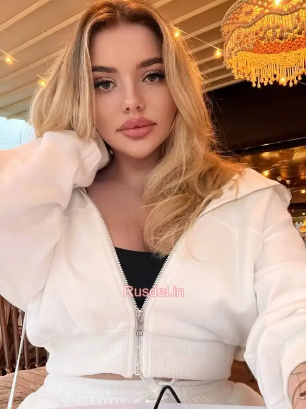 Lesley Delhi Russian escort girl (3)