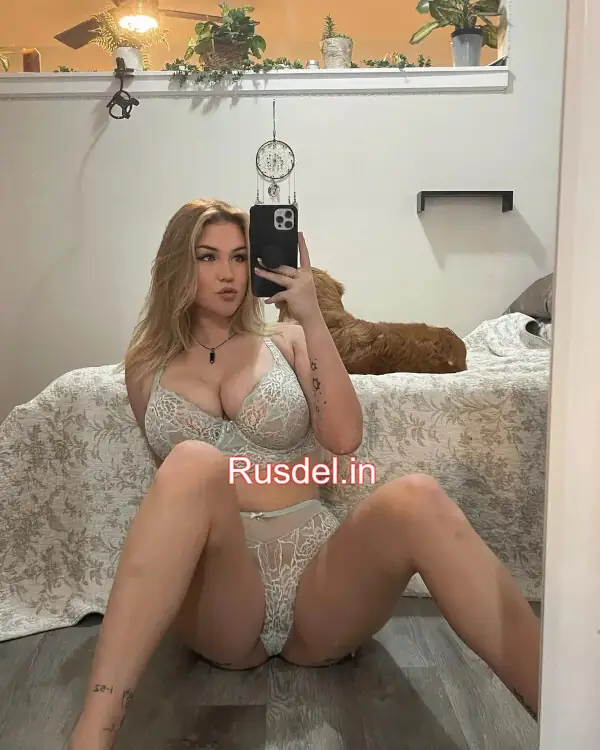 Teenage Russian Escort in Pune - Mary (3)