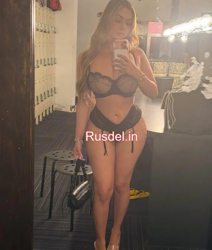Samira Russian escort in Mumbai (2)