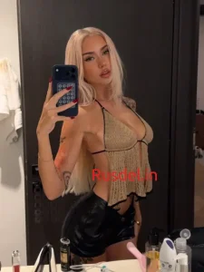 Marta hot Female Russian escort in Karol Bagh (4)